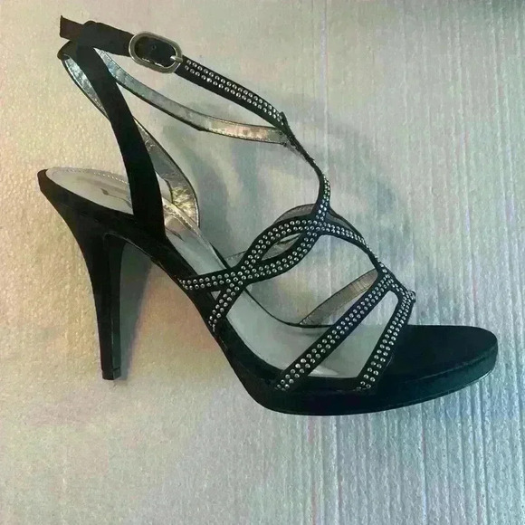 Nina Touch of Nina “Rylee” Black Luster size 9 Boxed - Picture 2 of 5